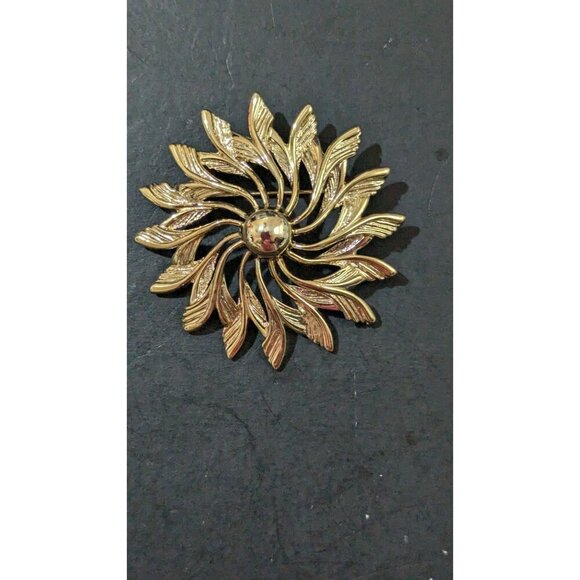 Vintage Sarah Coventry Gold-Tone Sunburst Brooch Pin flower - Picture 2 of 6